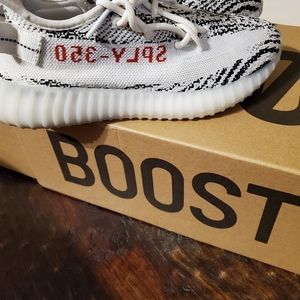 YEEZY BOOST 350 V2